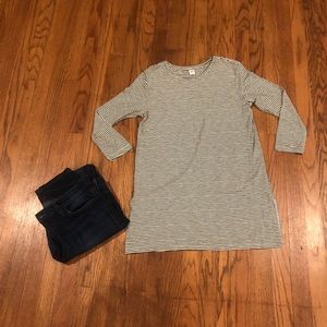 ❤️NWOT olive & white striped top❤️